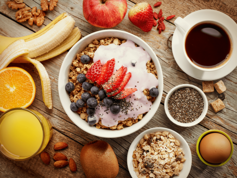 Iogurte Integral e Grego: Aliados Cremosos na Sua Dieta - inspiração 1