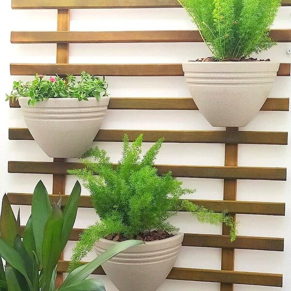 Prateleiras Aéreas: Um Jardim Suspenso com Organização Elegante - inspiração 3