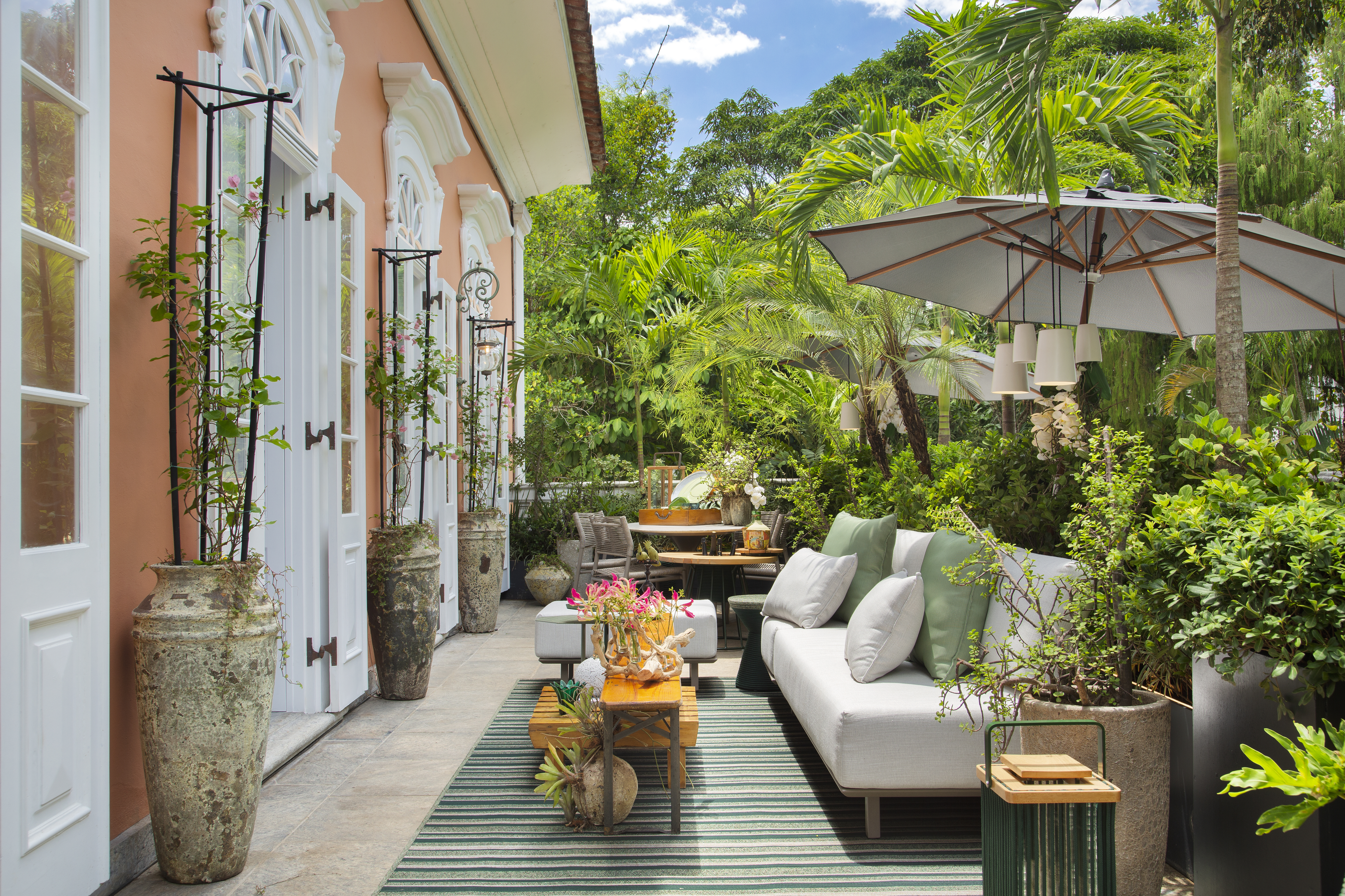 Floreiras de Canto: Aproveitando Cada Espacinho com Estilo - inspiração 1