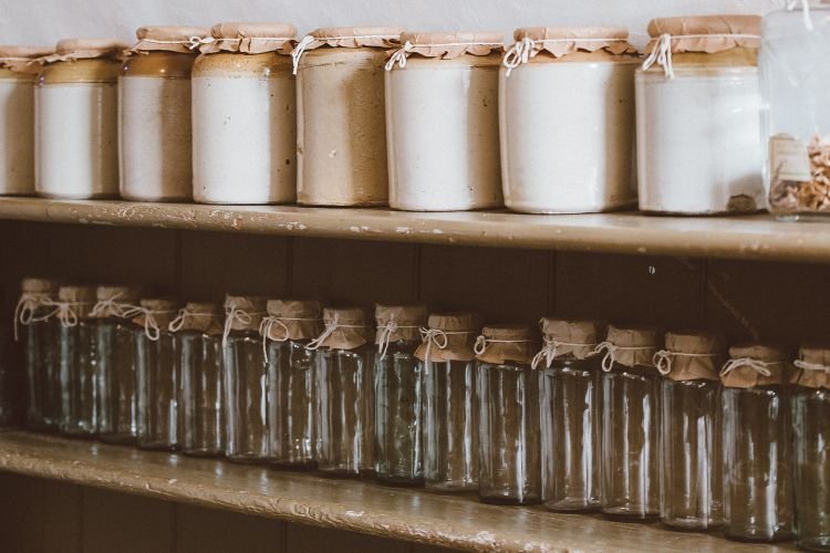 Otimize armários e gavetas: Aproveite cada centímetro para guardar com carinho - inspiração 3