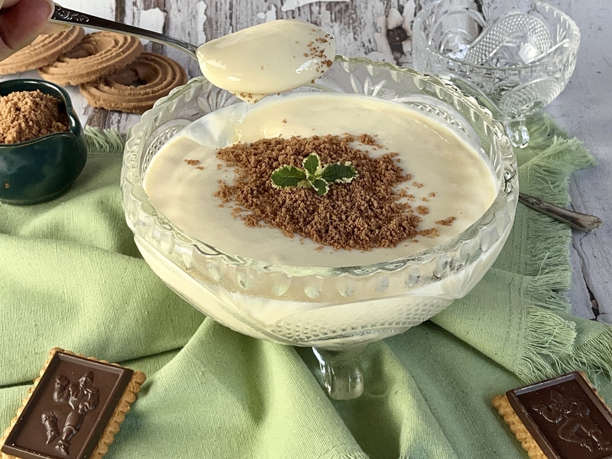 Apresentação Impecável: Decore com Frutas Frescas e Folhas de Hortelã - inspiração 3