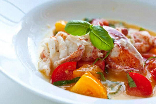 Aromas Mediterrâneos: Ervas e Azeite para uma Lagosta Elegante - inspiração 3