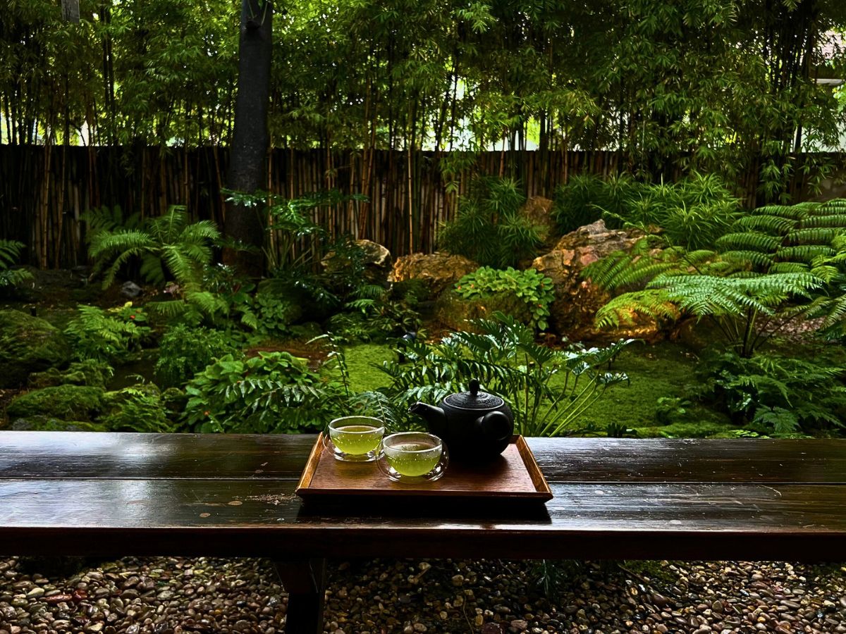 A Importância da Pátina do Tempo em Elementos de Jardim