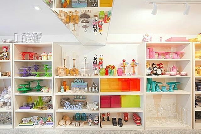 como organizar mobiliário de acervo de festas em espaços pequenos