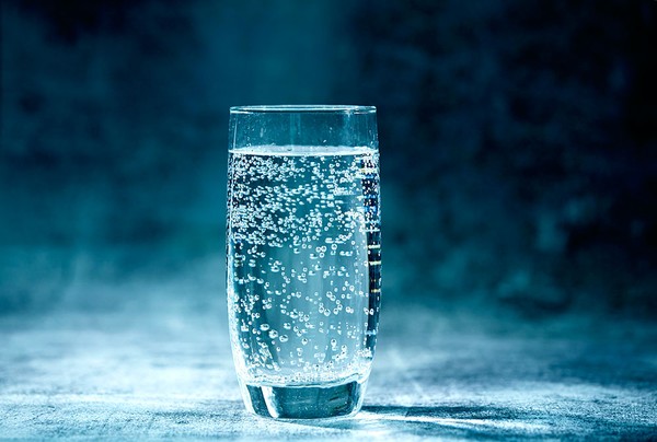 água com gás faz mal