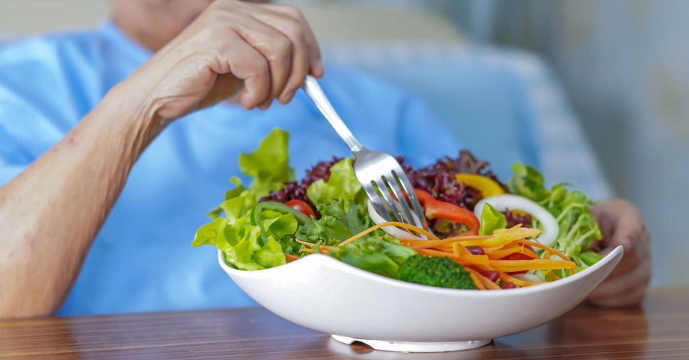 10 Alimentos Essenciais para a Saúde do Cérebro na Terceira Idade