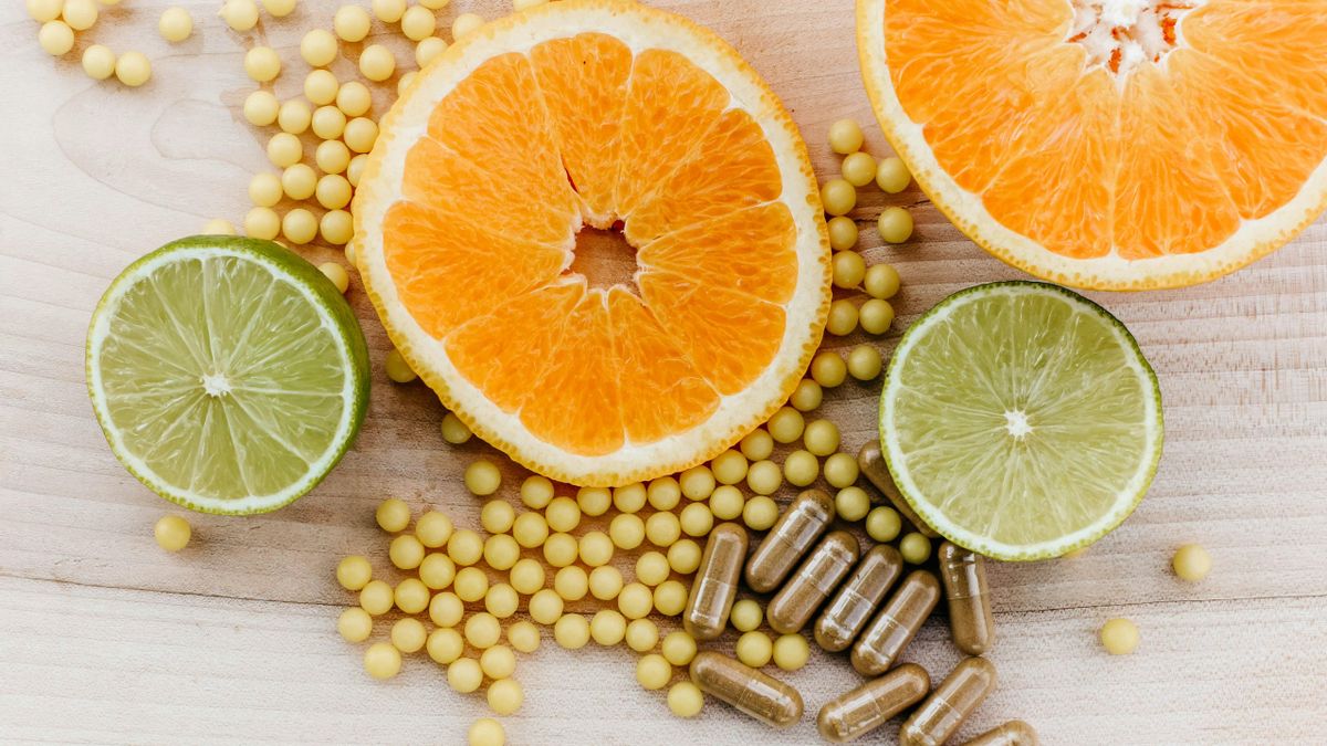 O Papel da Vitamina C na Absorção de Ferro e Medicamentos