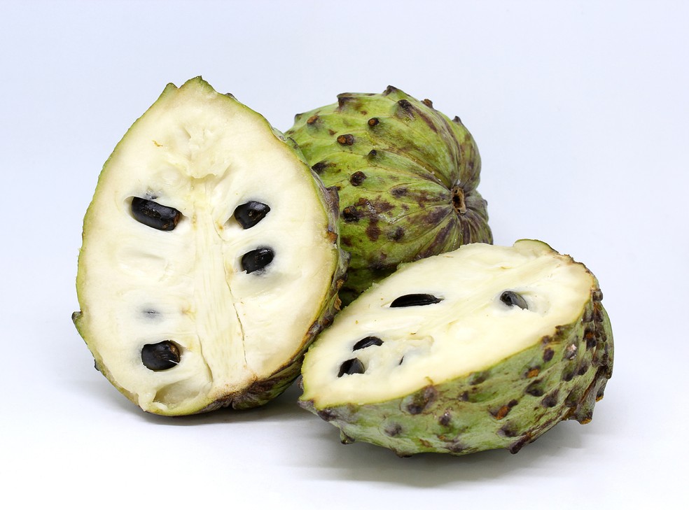 Atemoia: Conheça a Fruta Híbrida e Seus Incríveis Benefícios para a Saúde