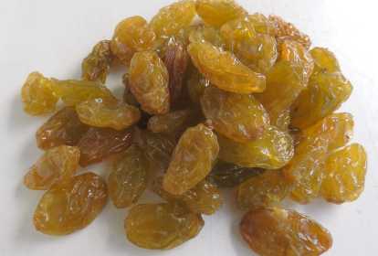 Receitas salgadas com uva passa dourada