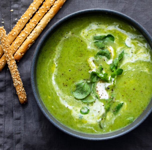 3. Agrião para Cabelos Oleosos: Um Detox Natural para o Couro Cabeludo