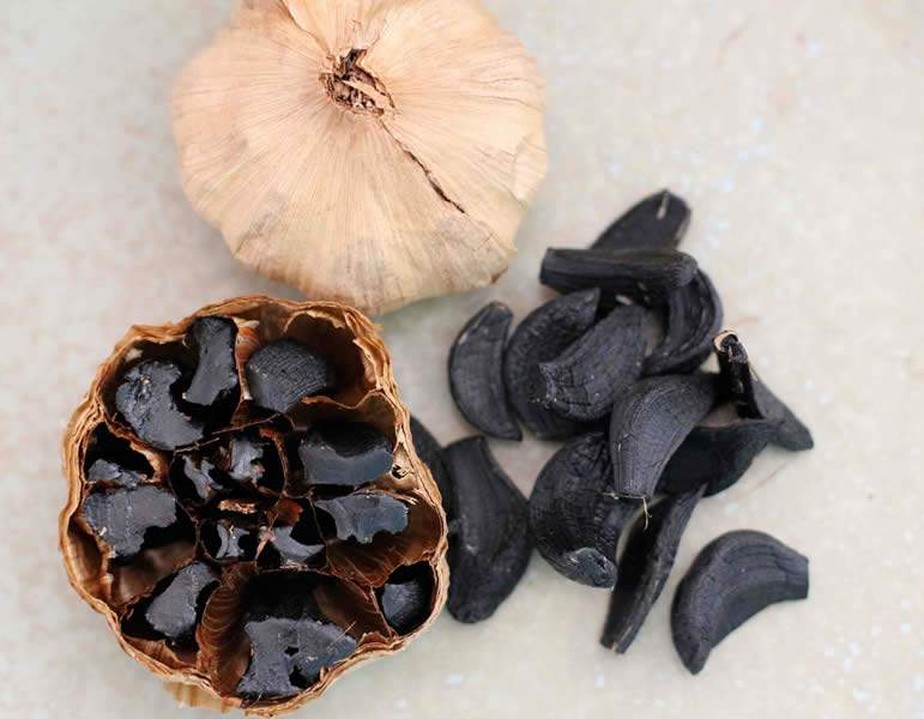 Receitas criativas com alho negro para impressionar