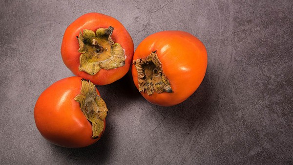 benefícios do caqui chocolate