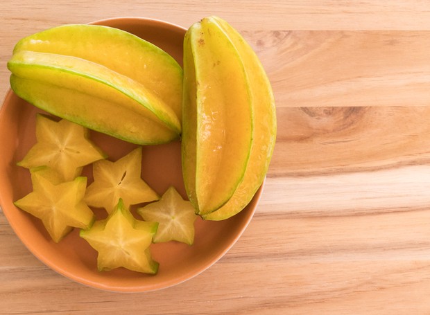 benefícios do suco de carambola