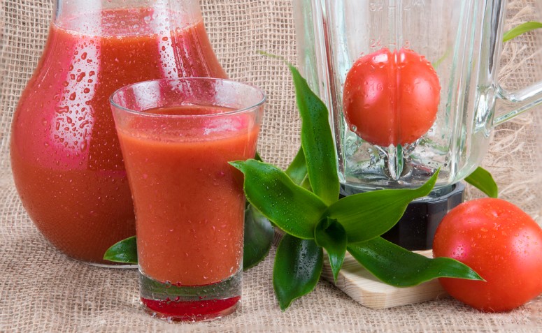 Receita de Suco de Tomate Temperado Caseiro