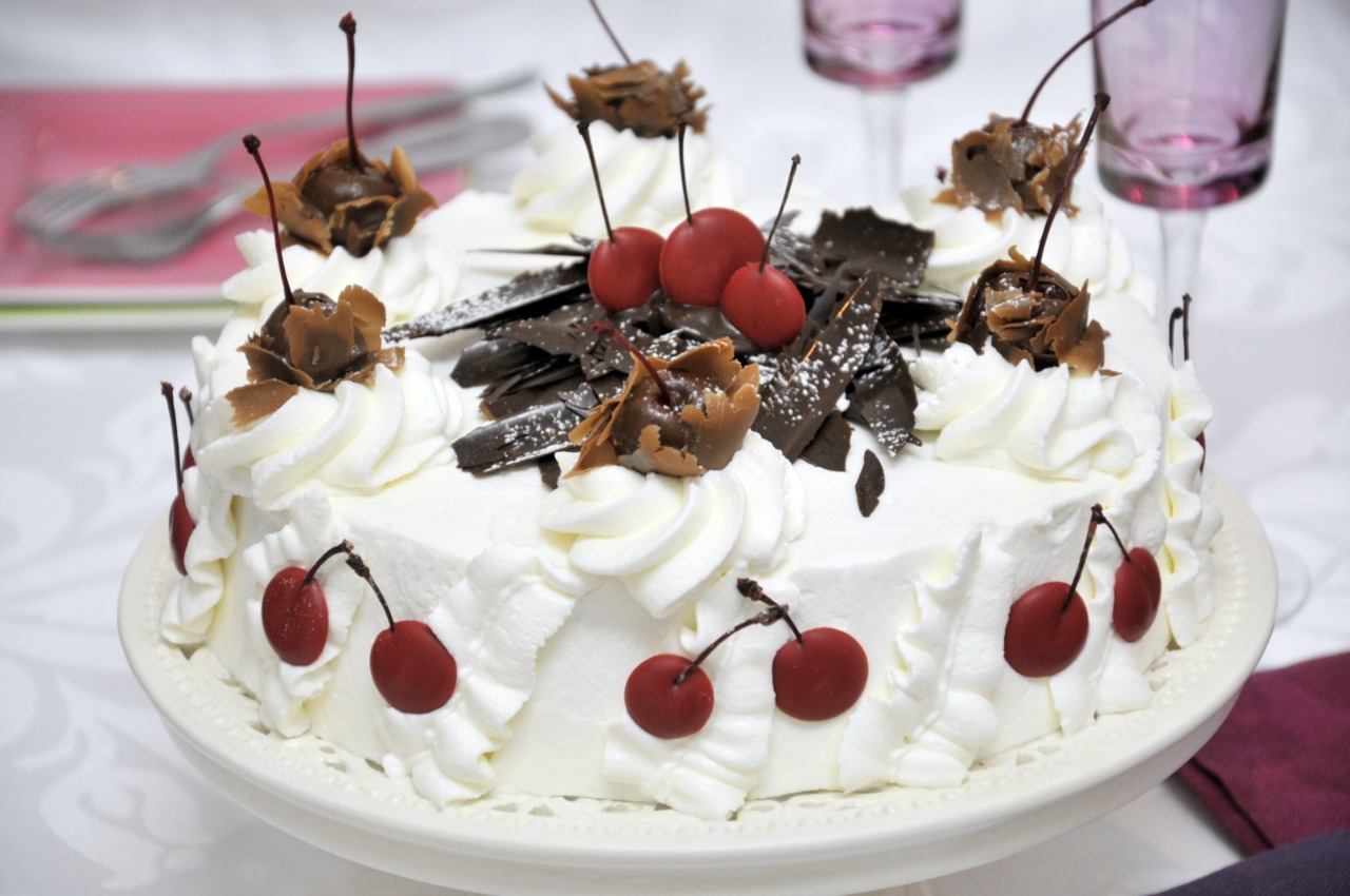 bolo floresta negra decoração