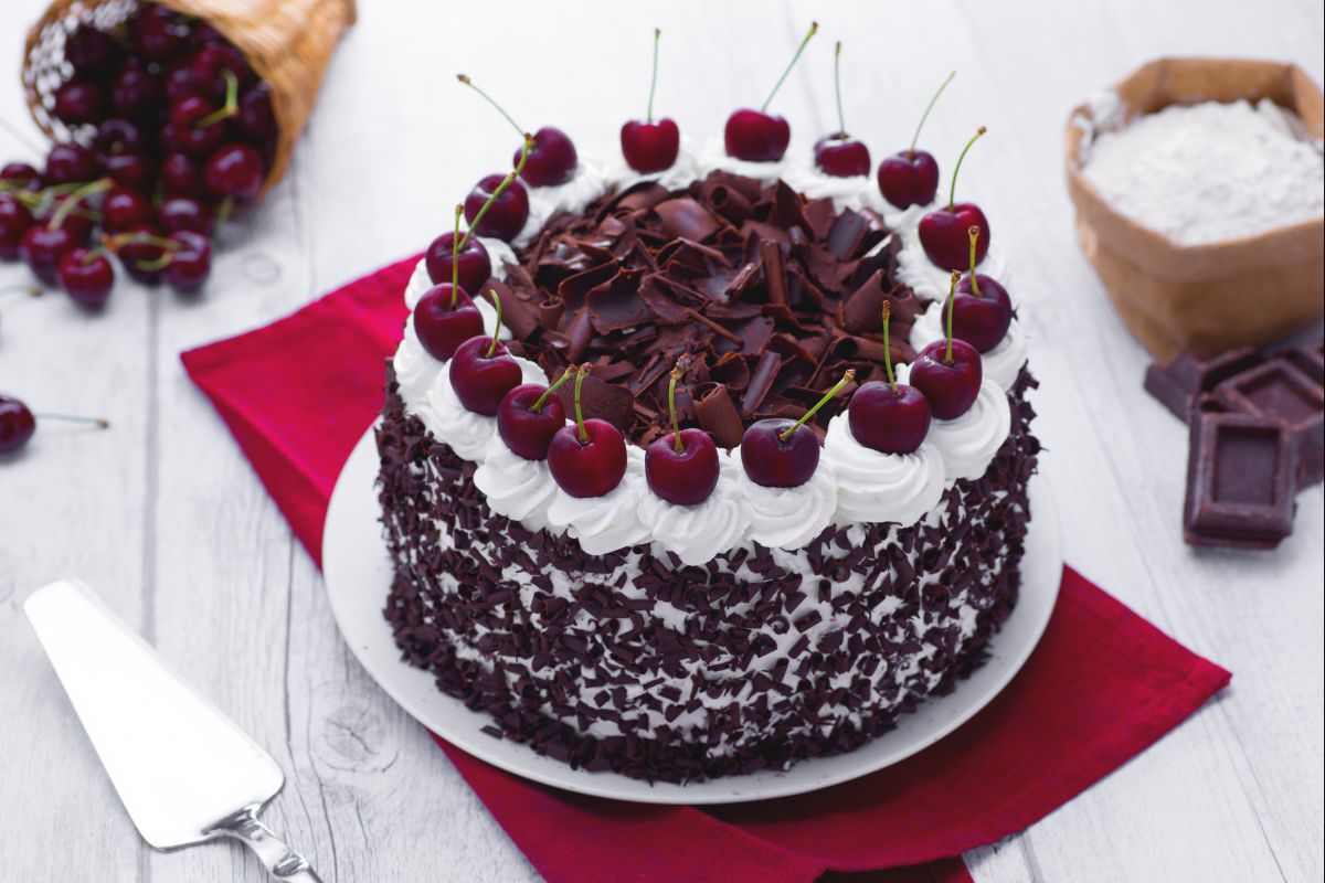 custo decoração bolo floresta negra caseiro