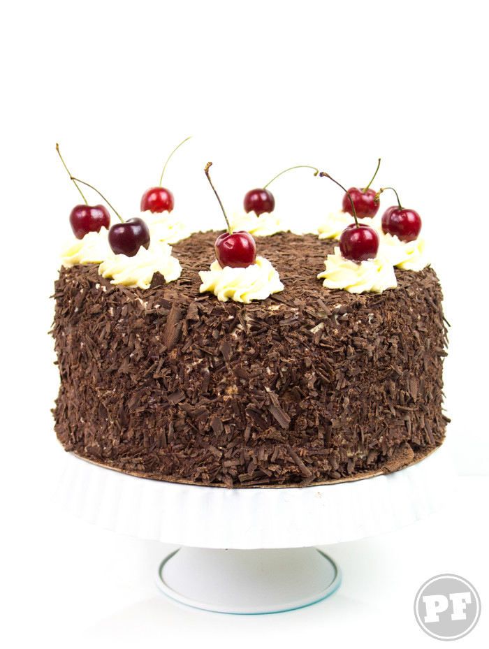 decoração bolo floresta negra tradicional versus moderna