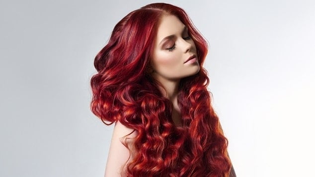 cabelo vermelho acobreado escuro