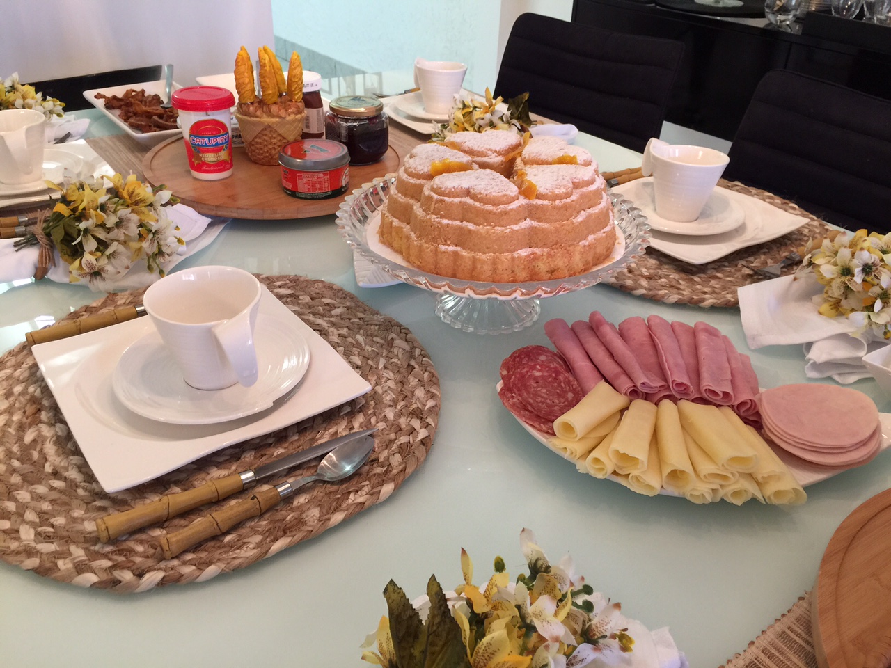 café da manhã de aniversário luxuoso