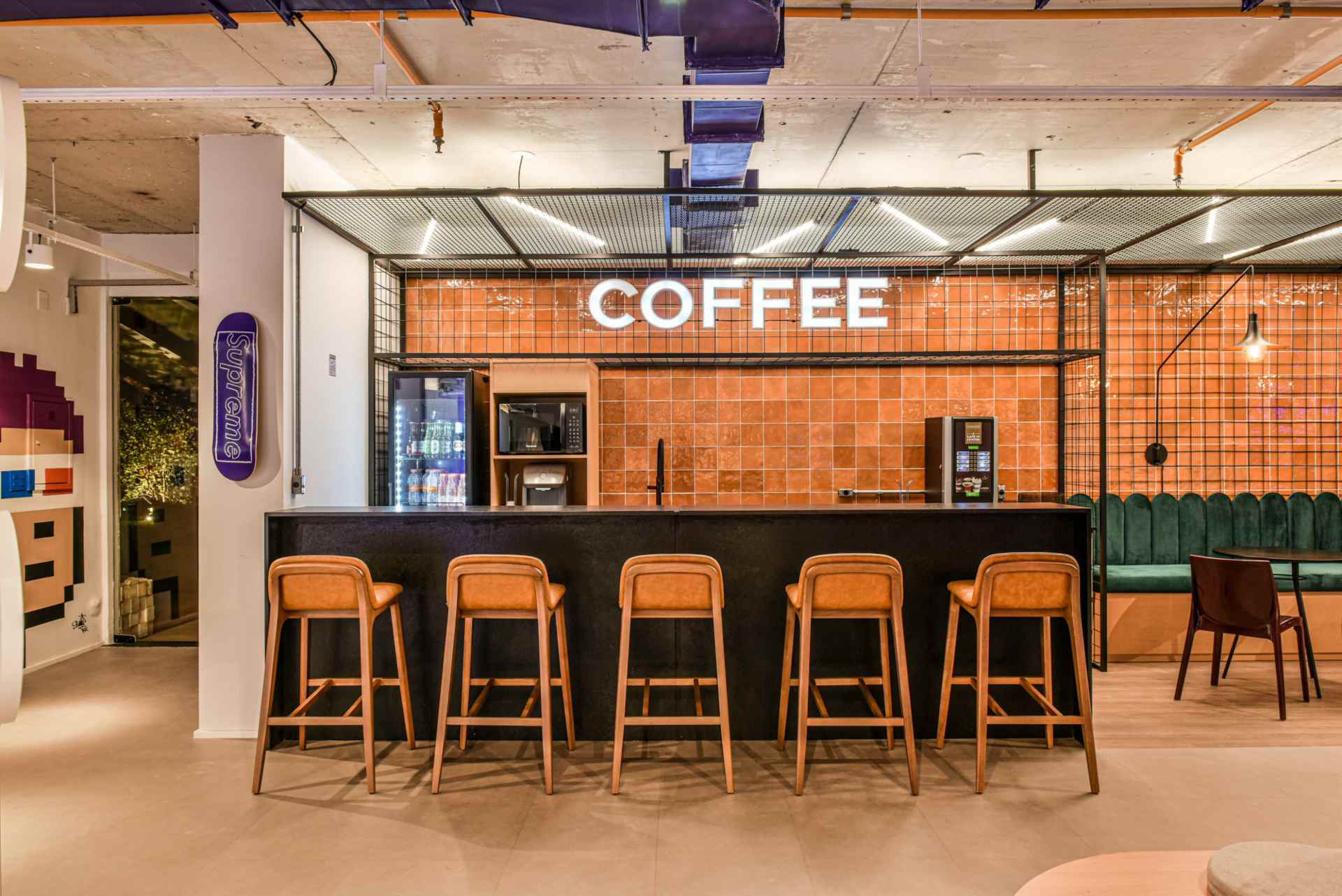 encontre o seu café ideal.
4. Cantinho do café em casa: Dicas práticas para um refúgio pessoal.
5. Inspiração local: Conheça o Café Decor e traga essa vibe para o seu espaço.