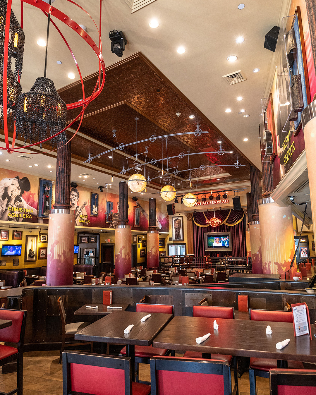 Descubra a história por trás das memorabilia do Hard Rock Cafe