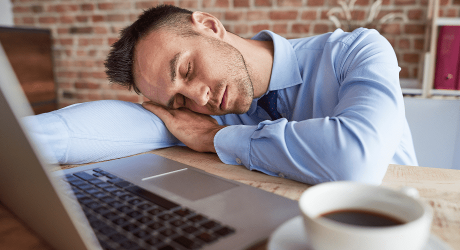 Como a cafeína afeta a produção de melatonina