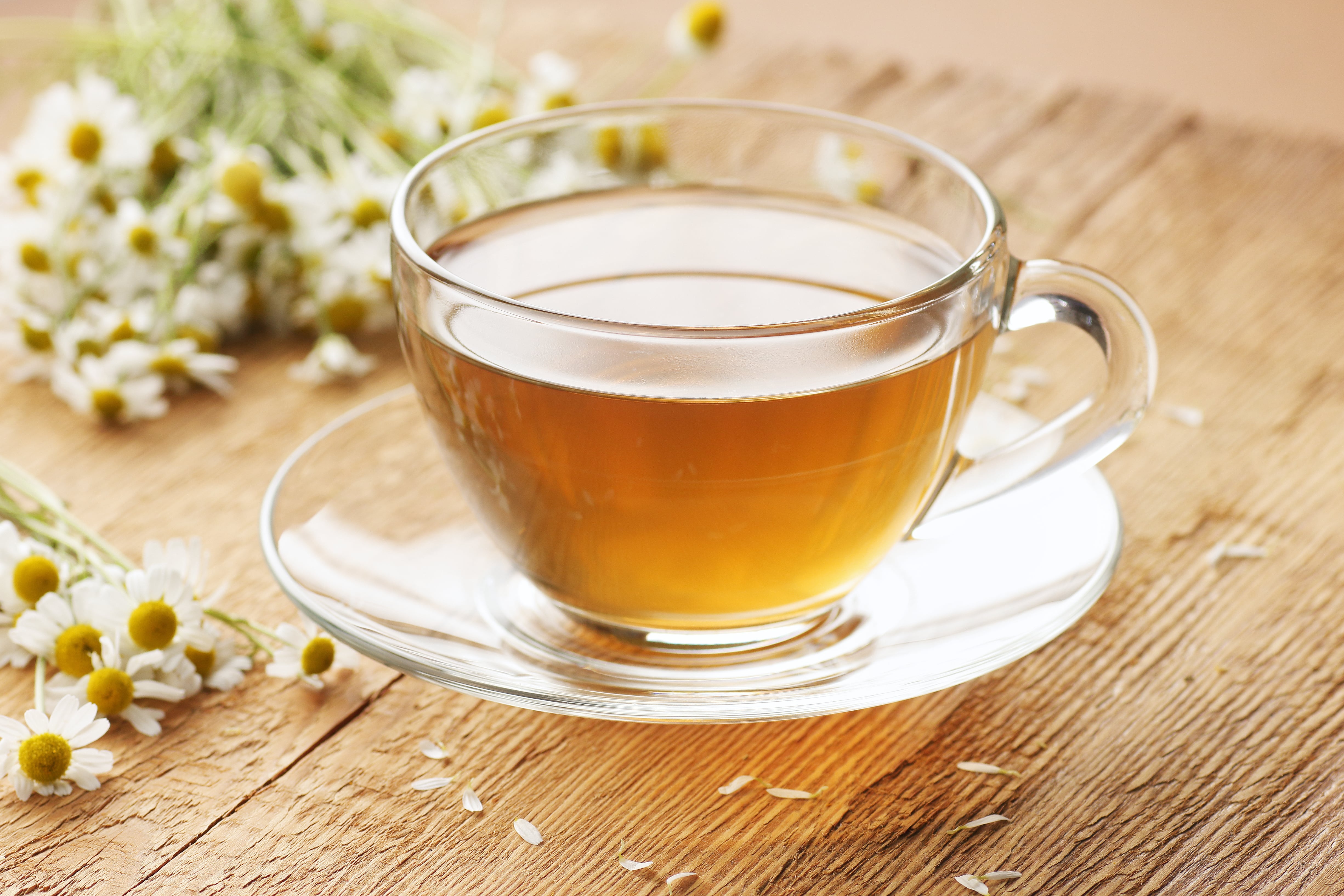 Chá de camomila vs. outros chás calmantes: qual o melhor?