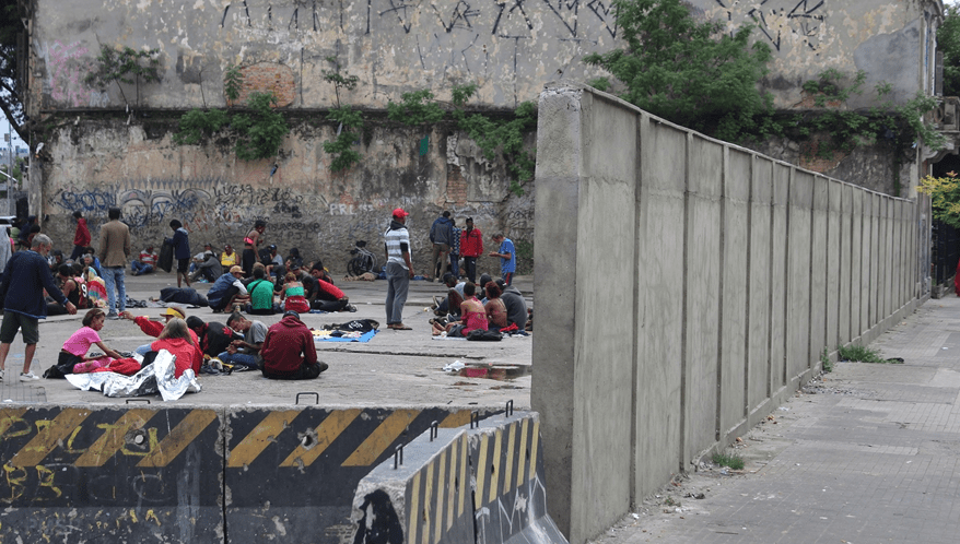 Gameleiras Urbanas: Riscos e Soluções para Construções Próximas