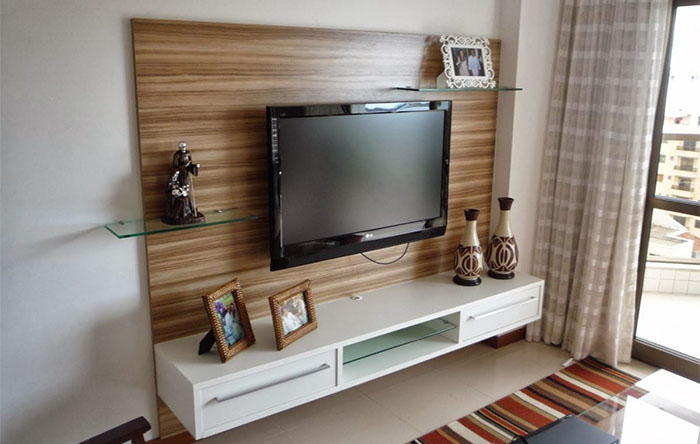 ideias criativas para decorar estante de tv