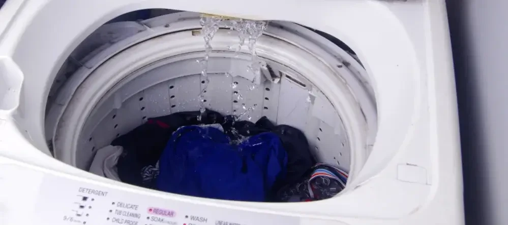 Como remover manchas de máquina de lavar