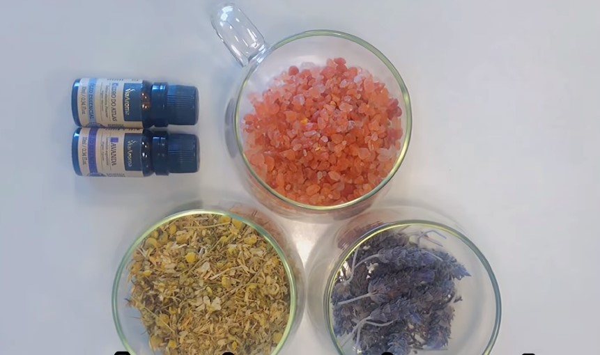 Como Escolher as Melhores Ervas para o Seu Escalda-Pés