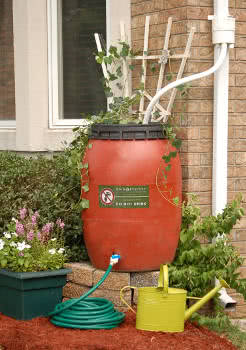 como fazer um sistema de coleta de água da chuva para regar as plantas