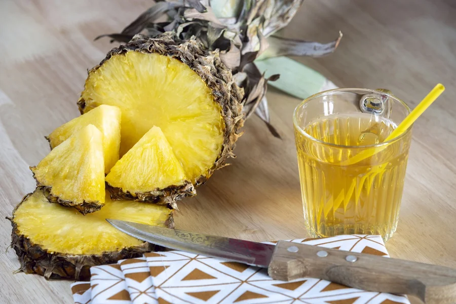 5 Benefícios Surpreendentes do Chá de Casca de Abacaxi