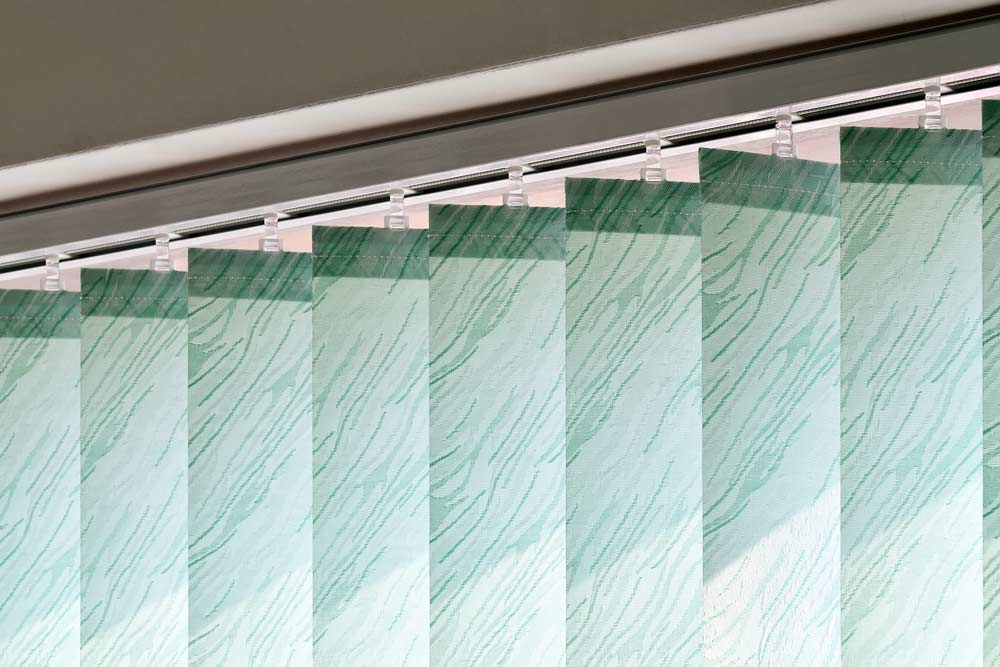 Como remover manchas específicas de persianas (gordura