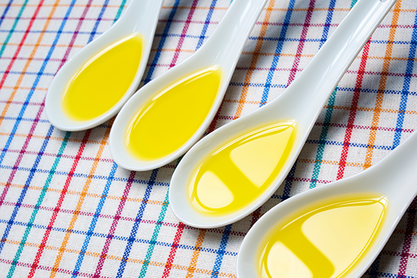 erros comuns ao tirar mancha de azeite da roupa