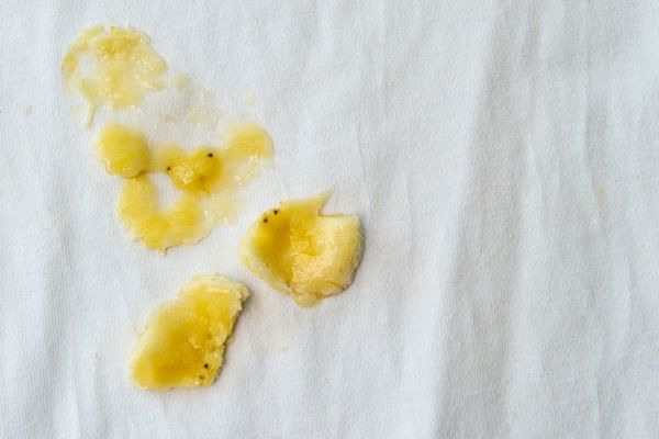 Bicarbonato e Vinagre: O Segredo para Manchas Difíceis em Roupas