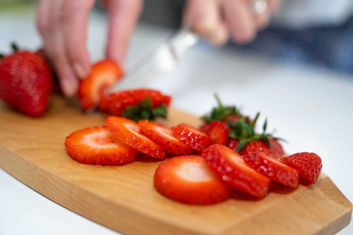 Como Tratar Manchas Secas de Frutas em Roupas