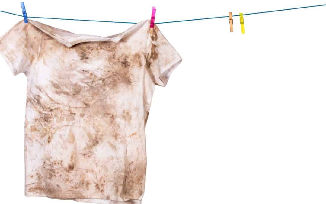 como tirar mancha de lama da meia branca