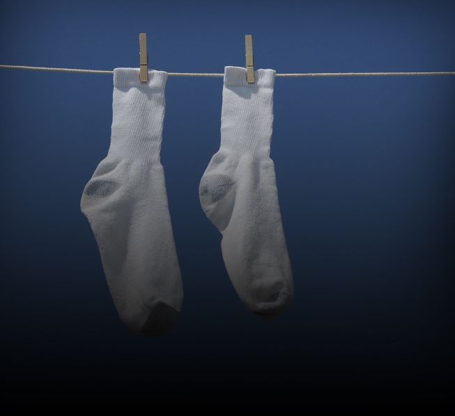 Como lavar meias brancas sem que fiquem amareladas