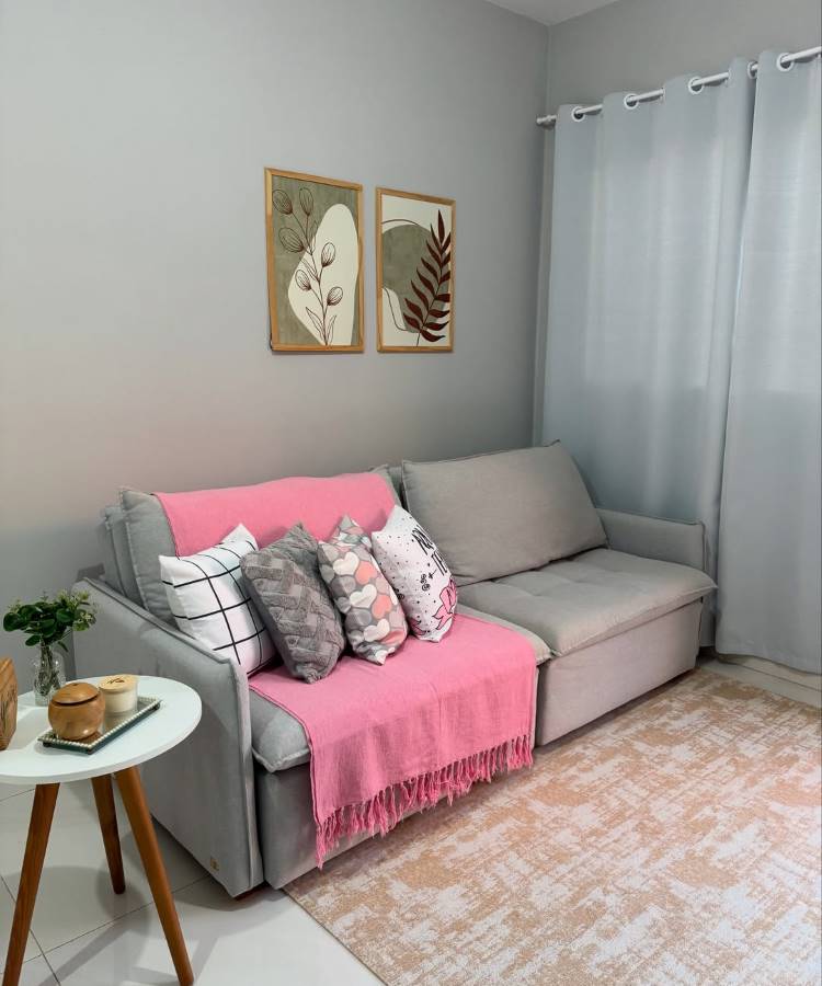 onde comprar mantas e almofadas baratas para sofá cinza