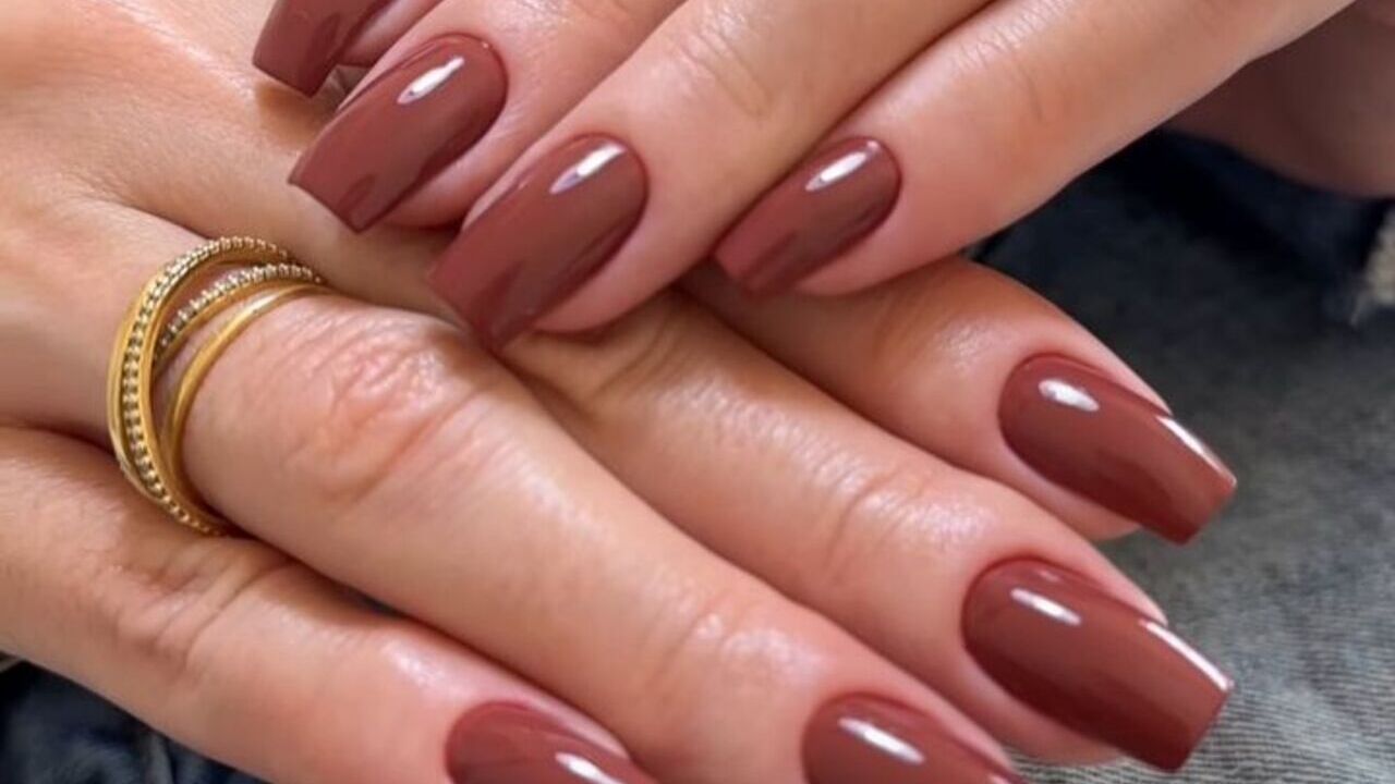 nail art minimalista para unhas curtas