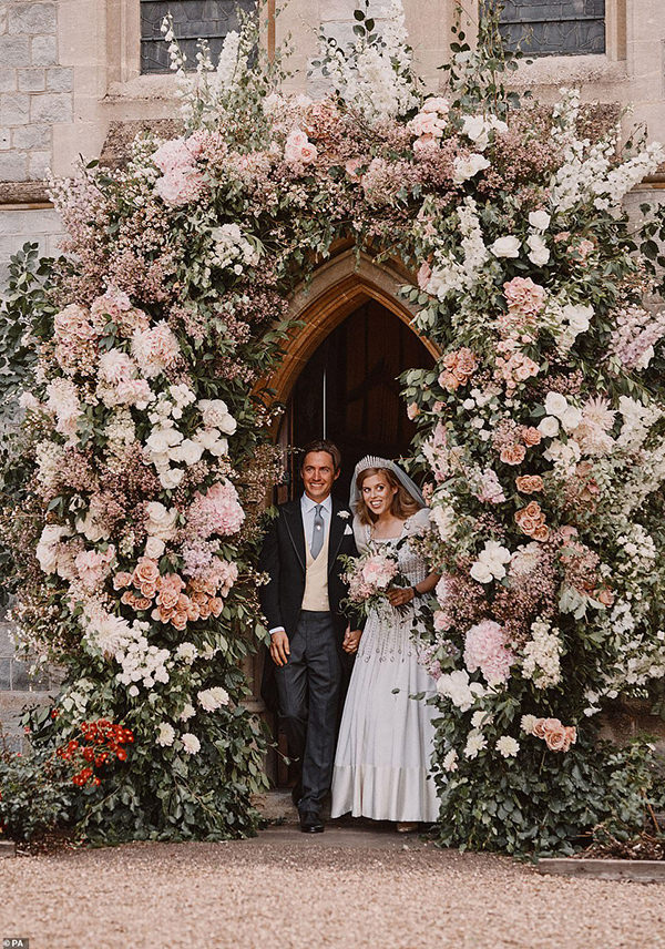 ideias criativas decoração igreja amarela