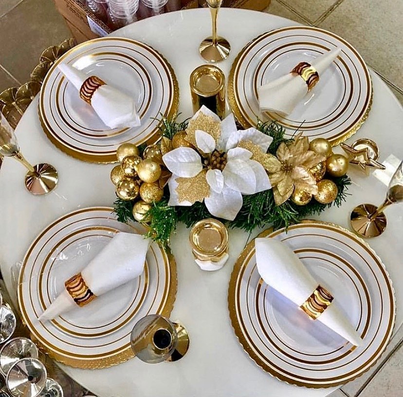 decoração branco e dourado simples
