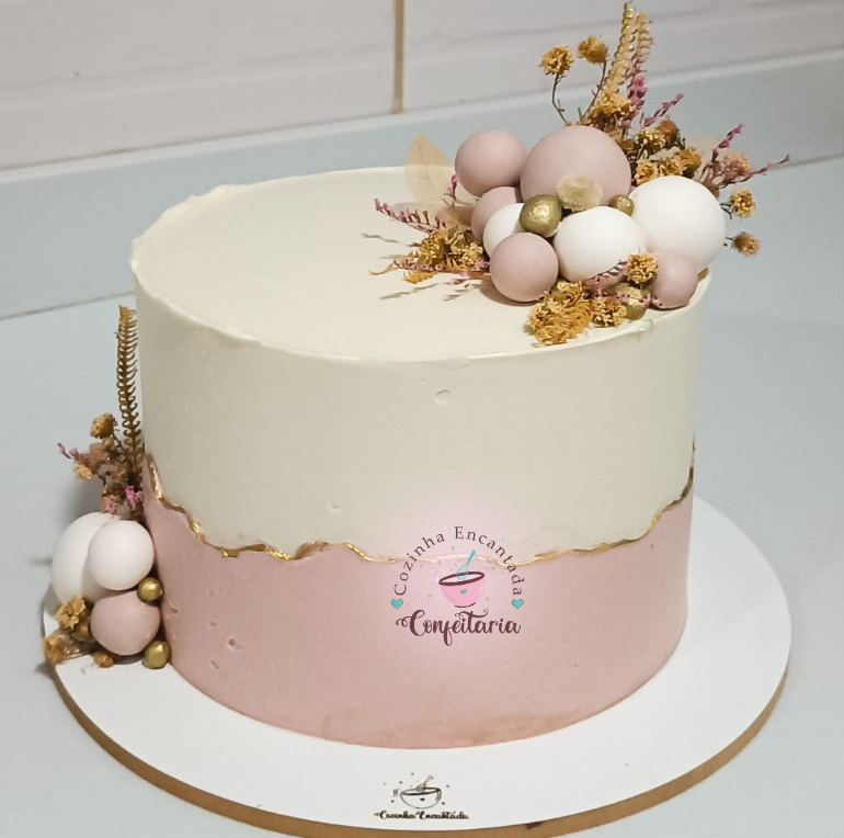 como evitar bolo dourado manchado