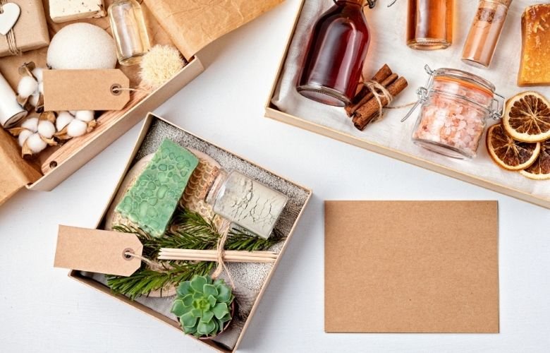 decoração de caixa de papelão para presente