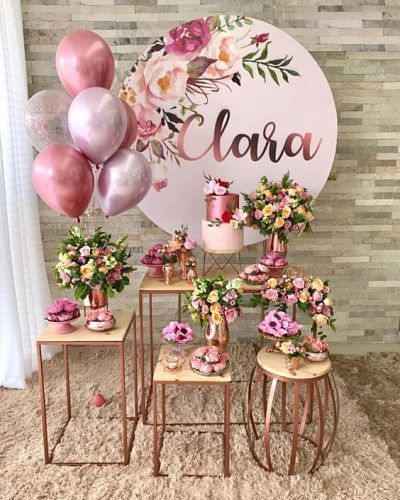 decoração de casamento simples com painel redondo
