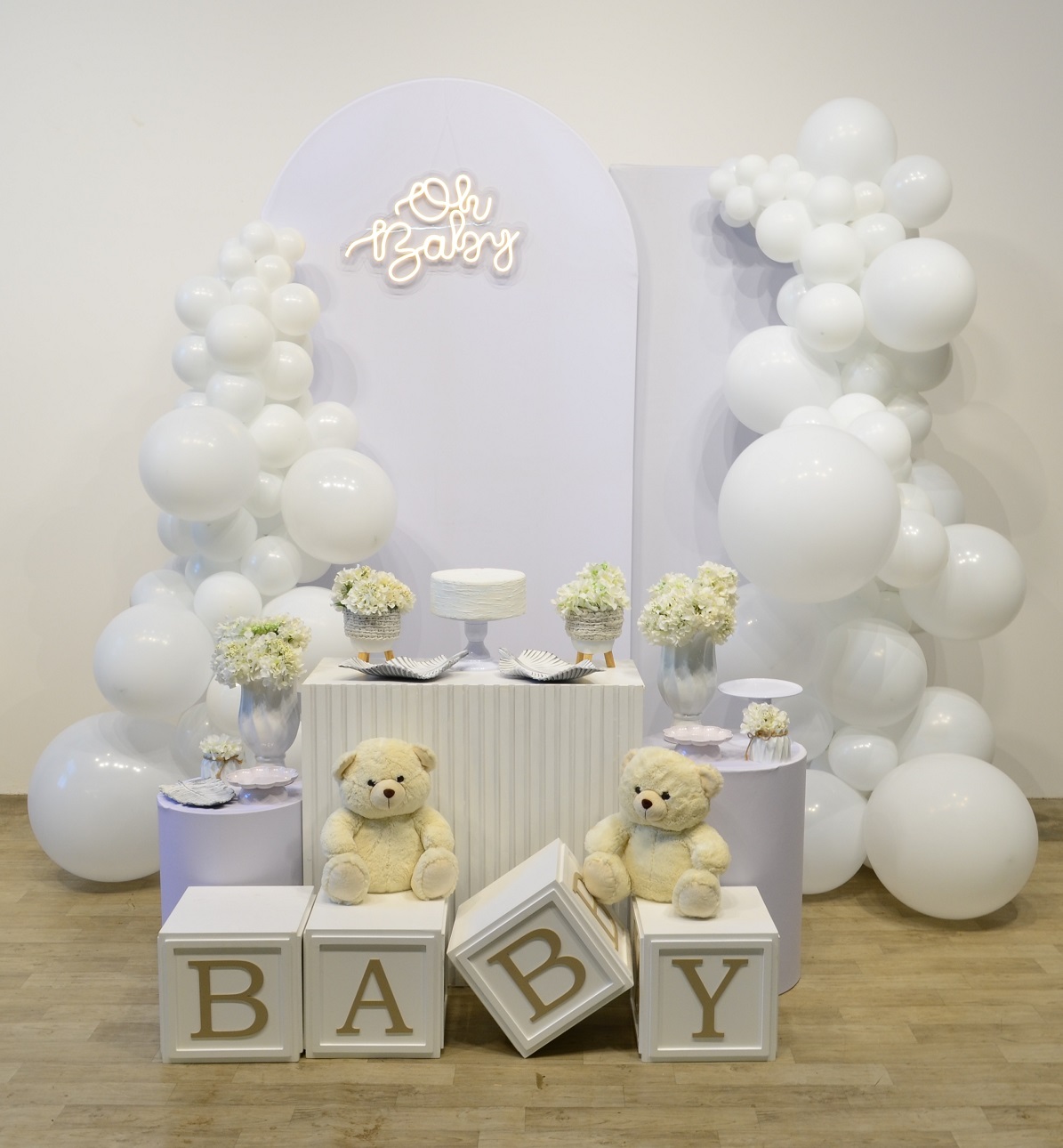 ideias decoração chá revelação branco simples e elegante