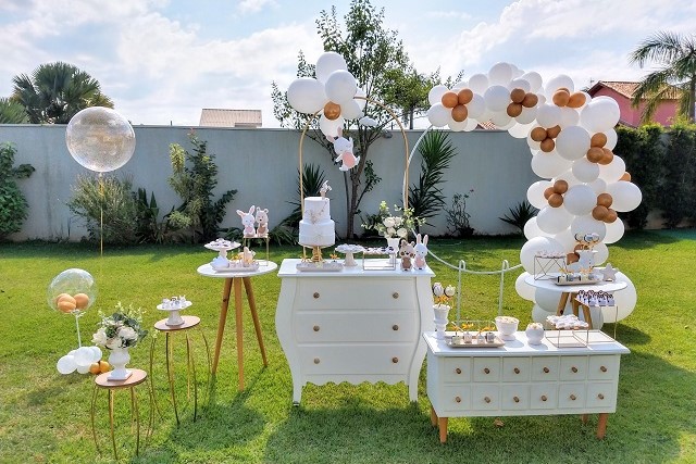 quanto custa decoração chá revelação branco barata