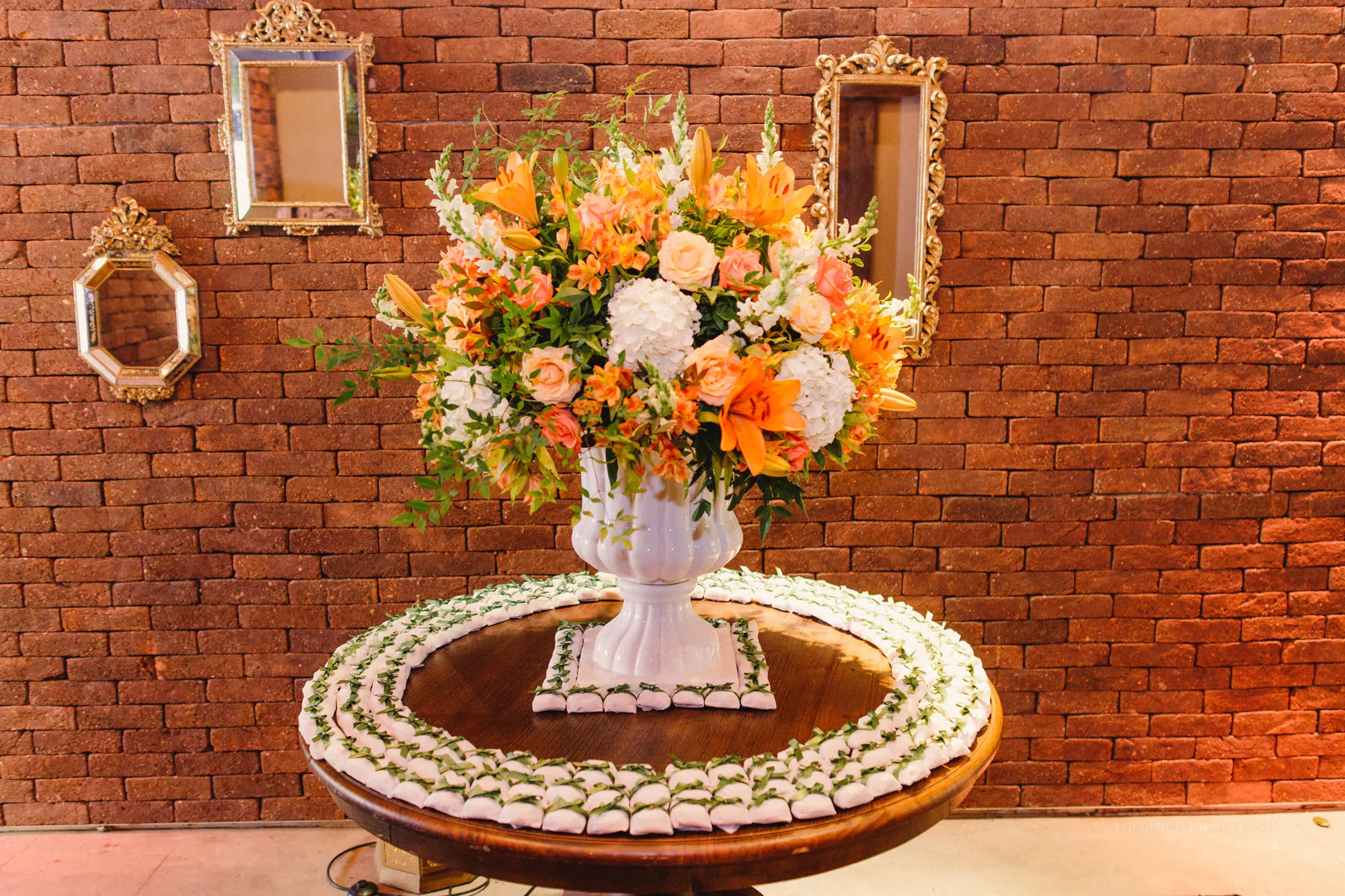 evite estes 5 erros decoração festa laranja e dourado