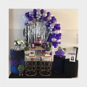 decoração de festa roxo e preto